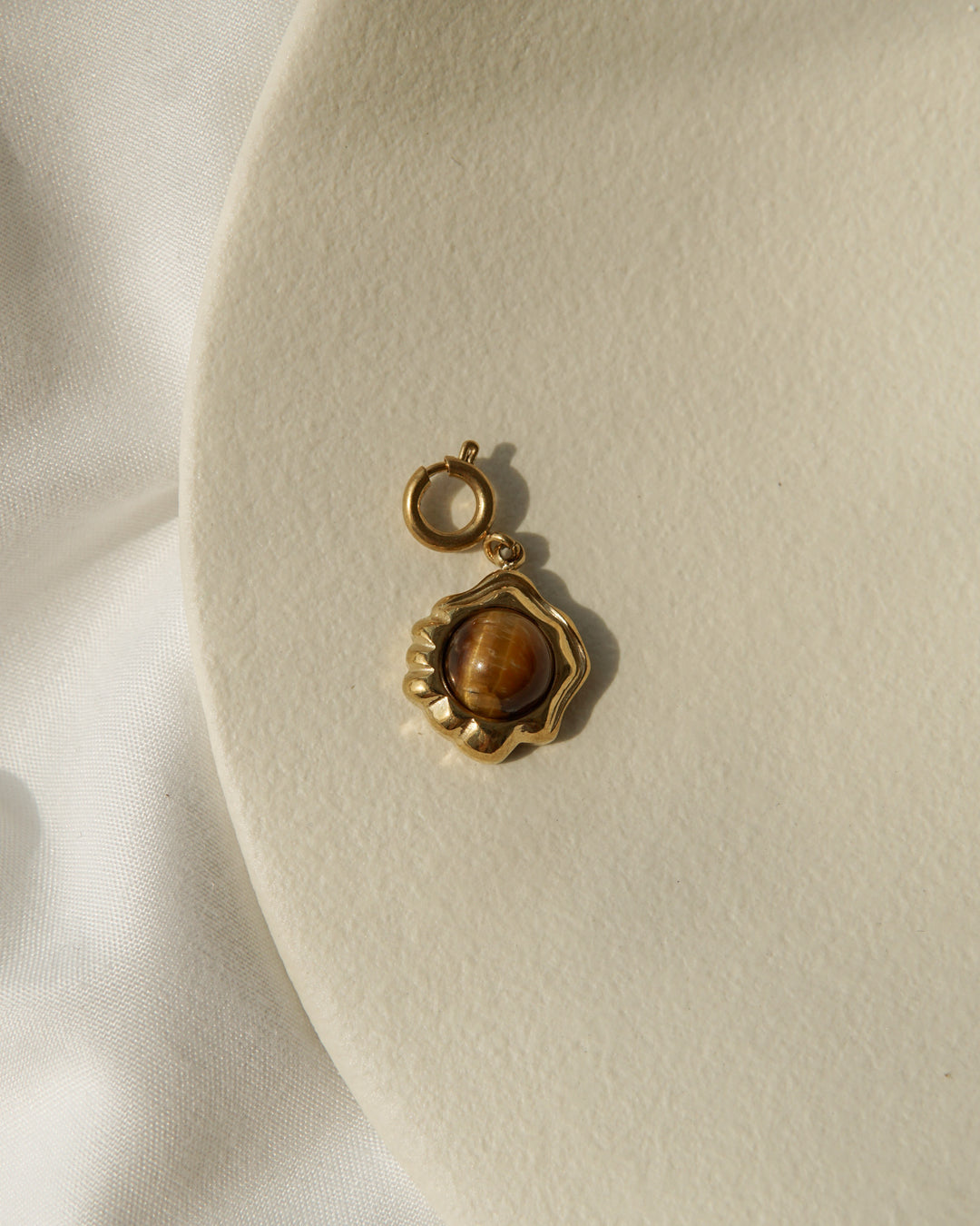 Solöga ☼ Charm
