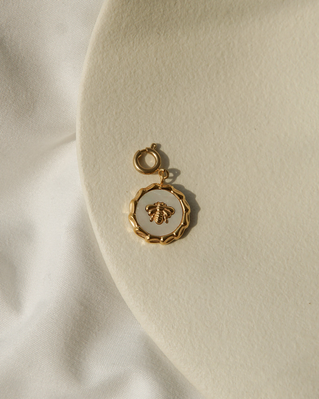 Bee ☼ Charm